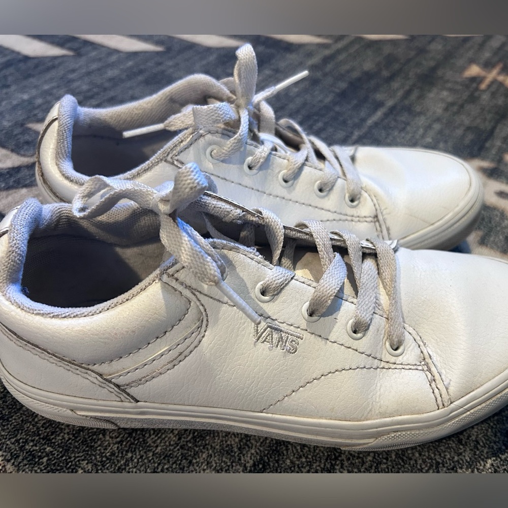 Vans Selden Low Top Sneakers Girl’s Size 4